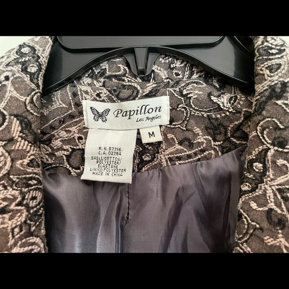 Classy Papillion lightweight coat -medium - Picture 5 of 5